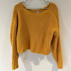 Loose knit cropped sweater!